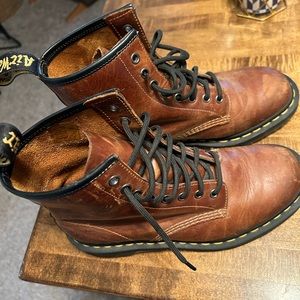 Men’s size 8 Doc Martens 1460